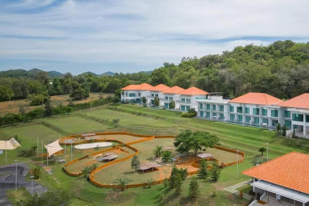Viva Montane Hotel Ban Nong Chap Tao Exterior photo